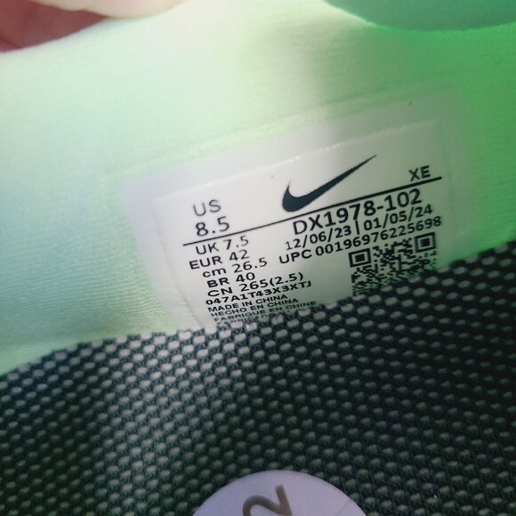 NEW Nike ZoomX Ultrafly Trail Racing Shoes DX1978-102 Size 8.5 Summit White Vapo main image 6